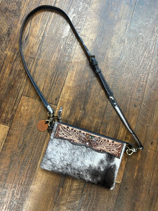 Myra Bloomin’ Steer Clutch Bag